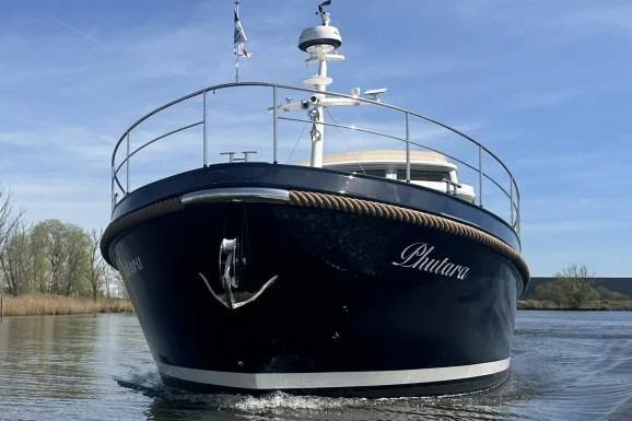 BoatPhoto.coverAlt