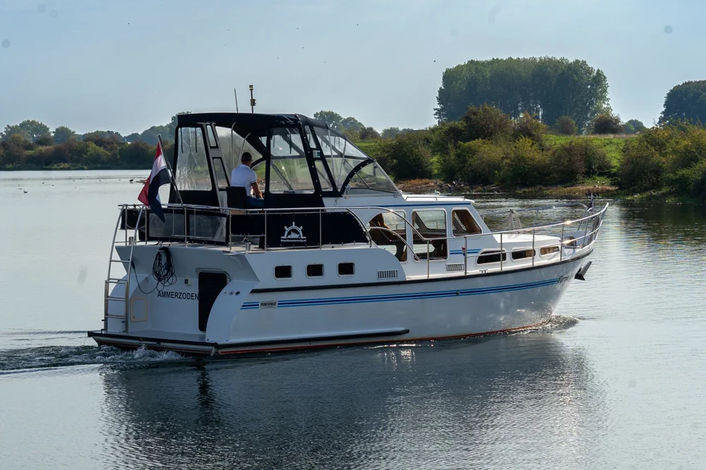 BoatPhoto.alt