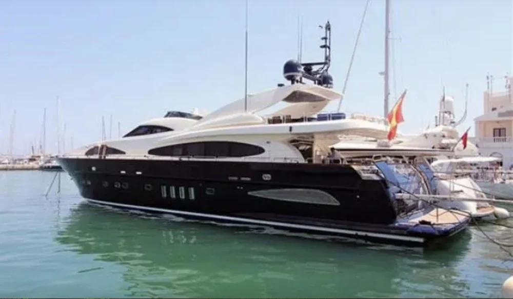 BoatPhoto.coverAlt