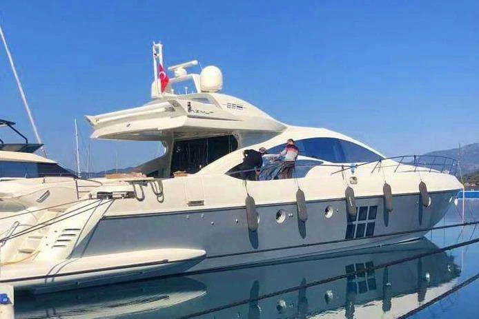 BoatPhoto.coverAlt