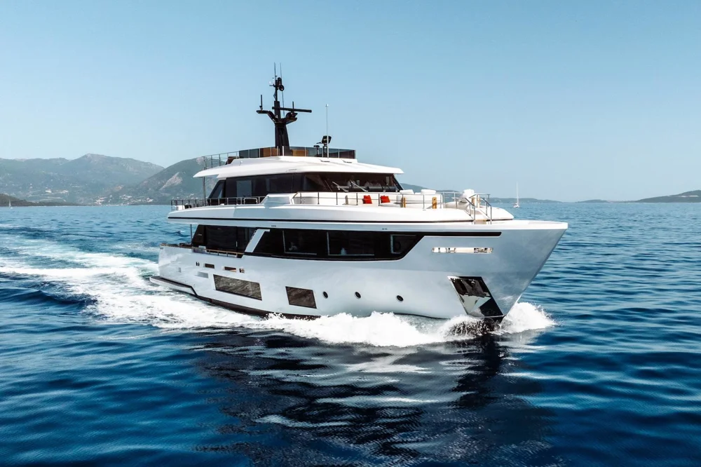 BoatPhoto.coverAlt