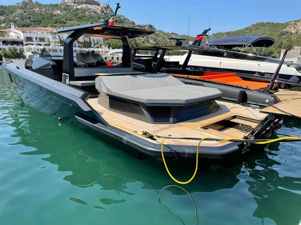 BoatPhoto.coverAlt