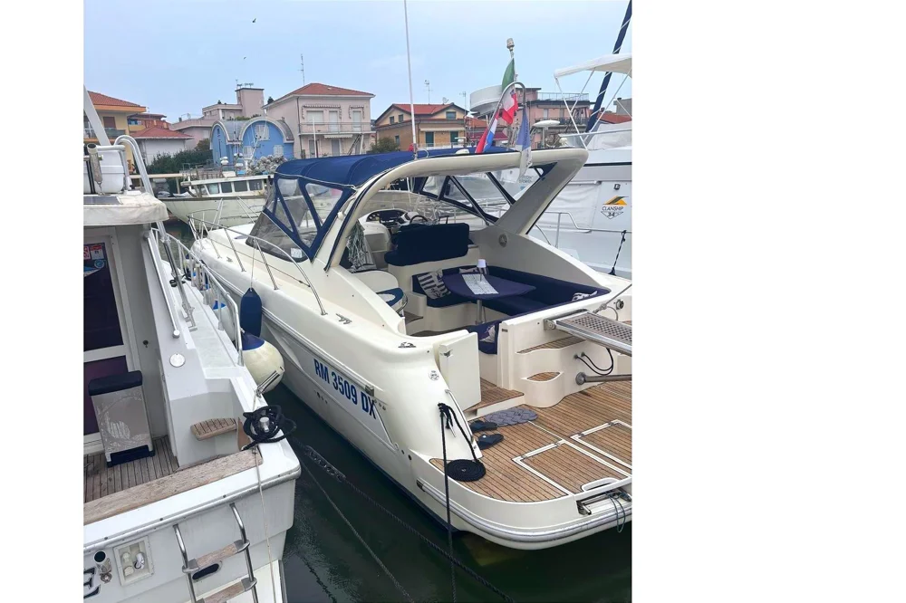 BoatPhoto.coverAlt
