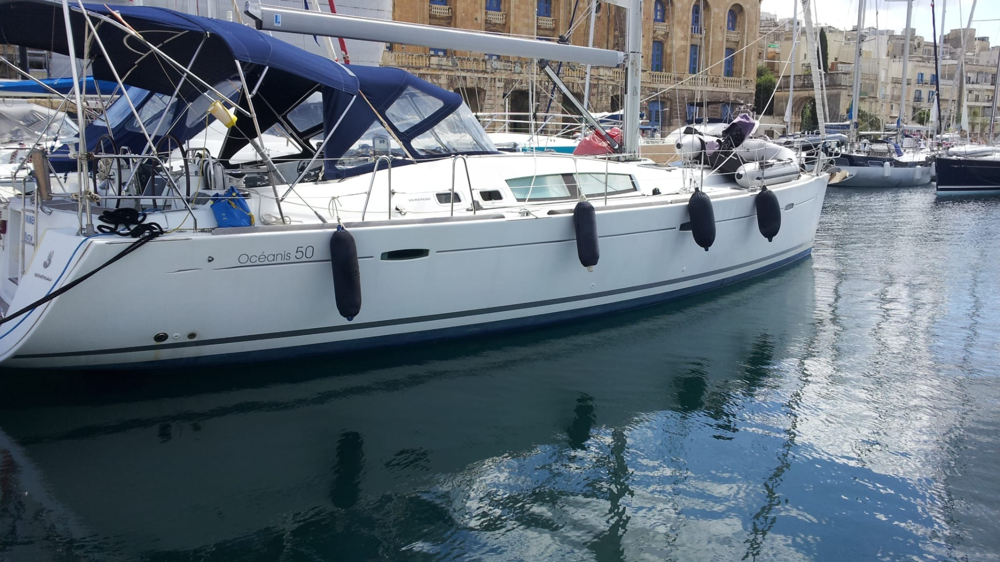 BoatPhoto.coverAlt