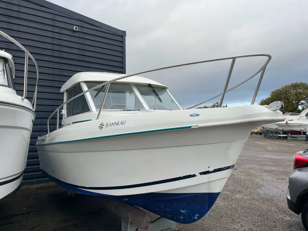 BoatPhoto.coverAlt