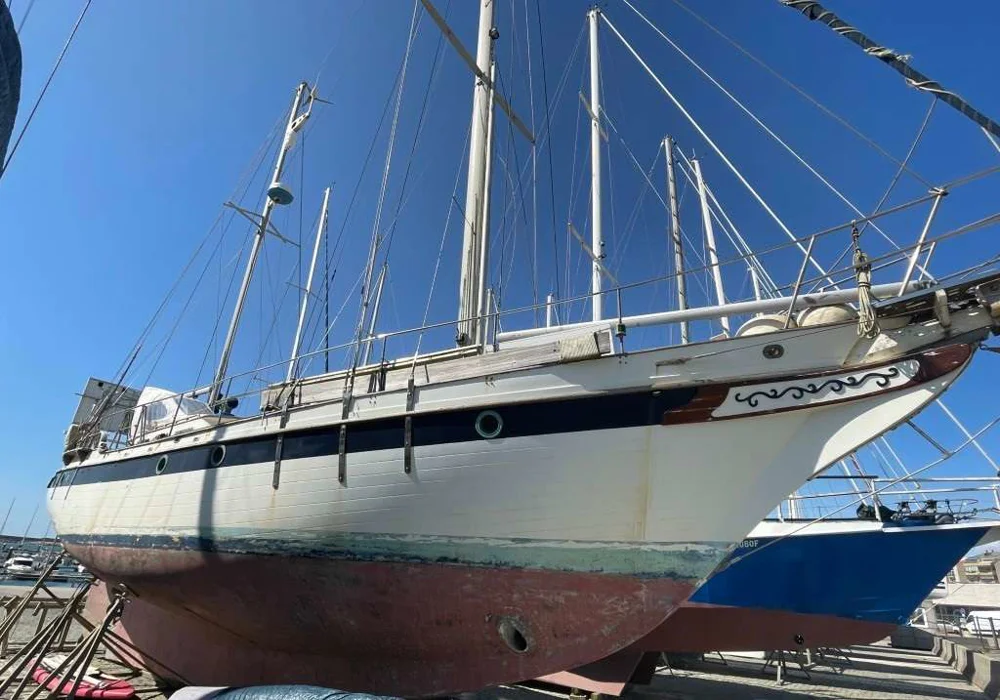 BoatPhoto.coverAlt