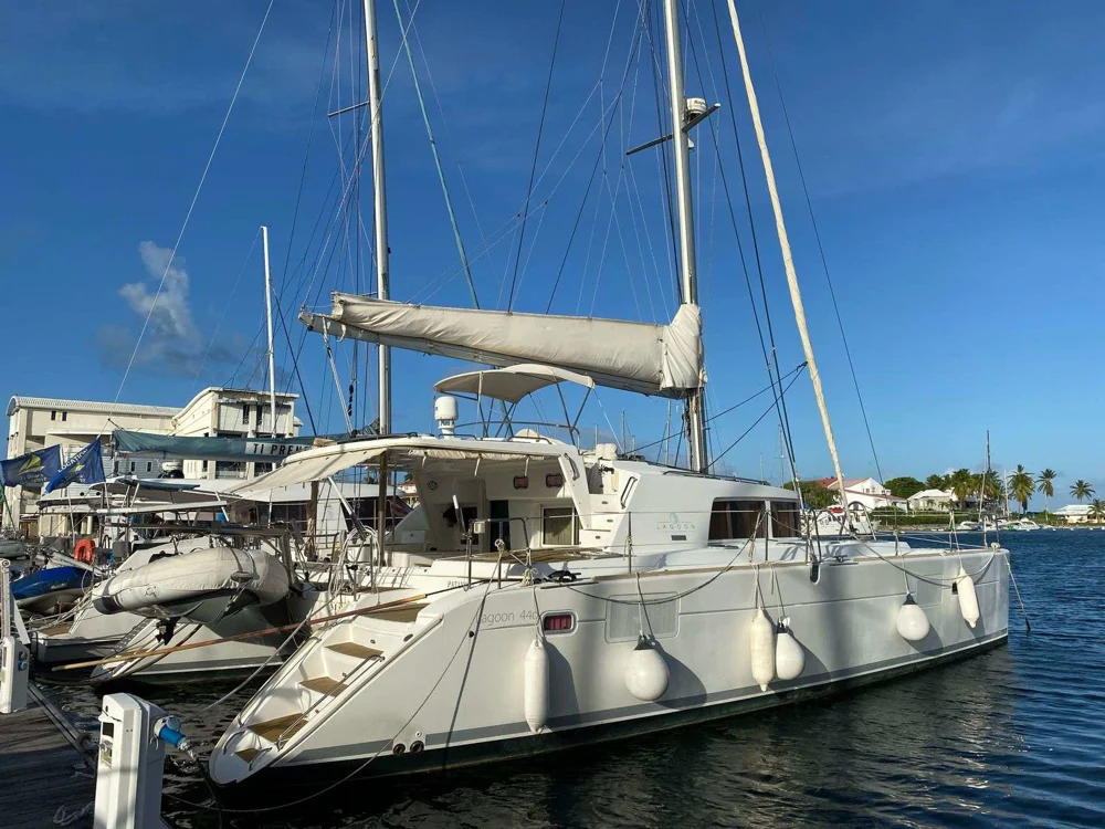 BoatPhoto.coverAlt