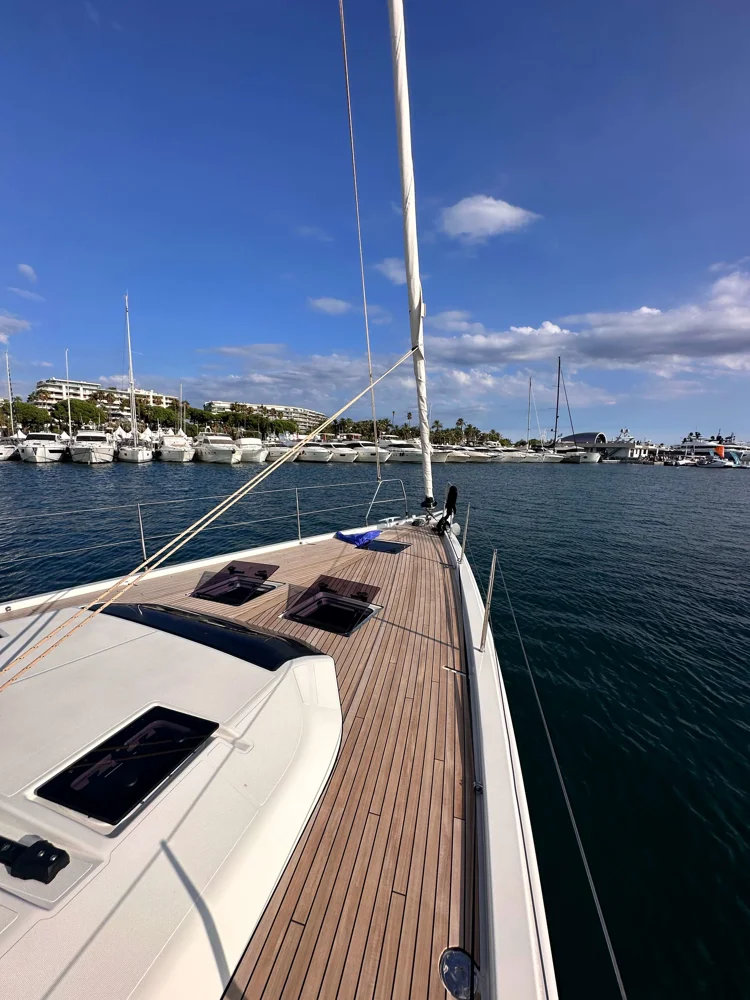 BoatPhoto.coverAlt
