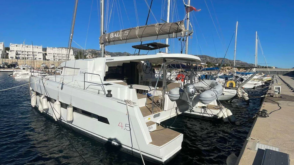 BoatPhoto.coverAlt