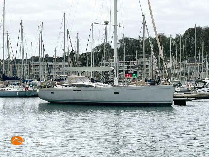 BoatPhoto.coverAlt