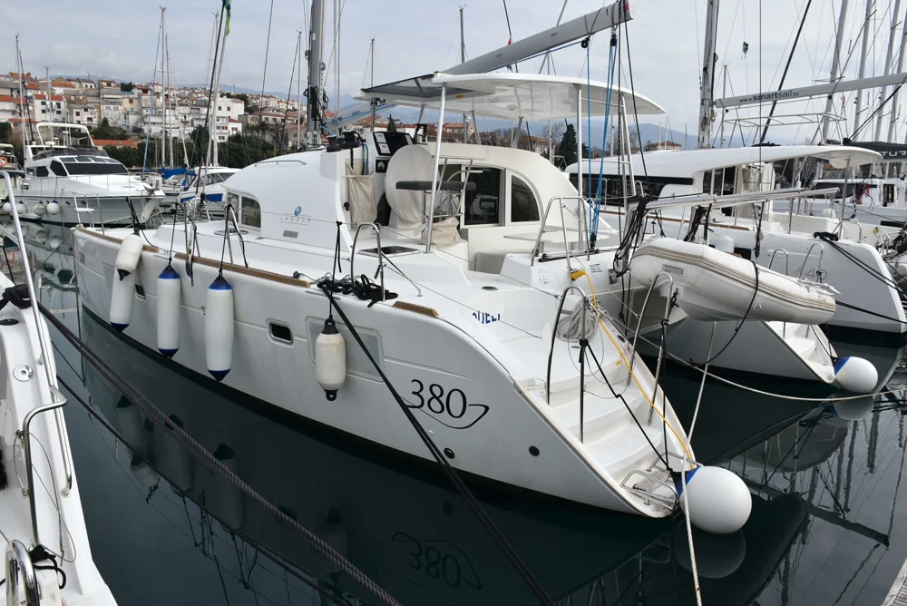 BoatPhoto.coverAlt