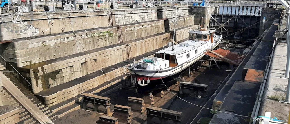 BoatPhoto.coverAlt