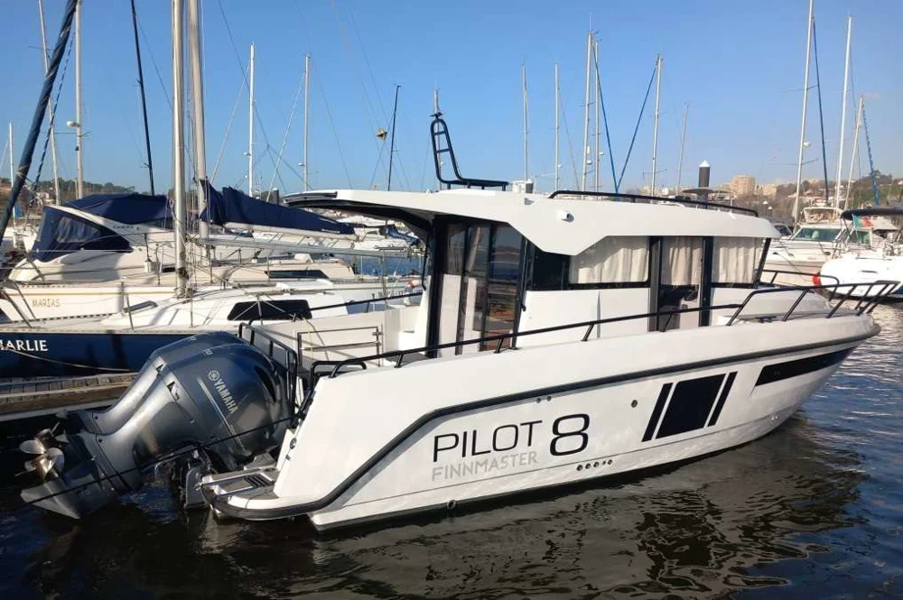 BoatPhoto.coverAlt
