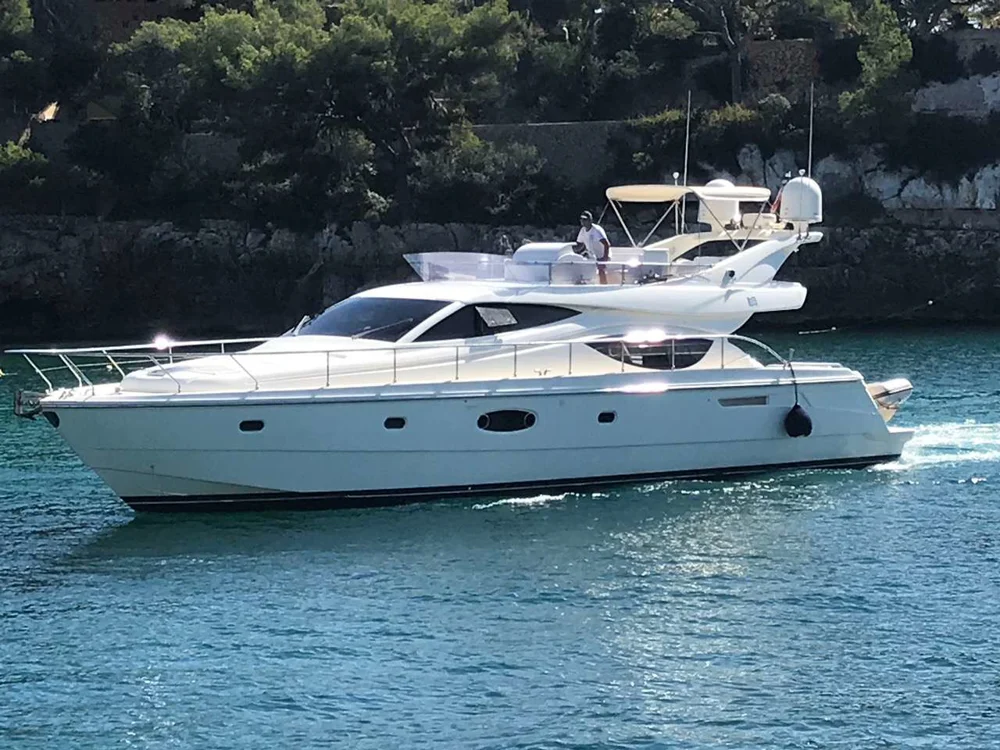 BoatPhoto.coverAlt