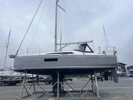 2022 BENETEAU OCEANIS 30.1 for sale in Arcachon, France, photo 2 of 5