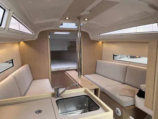 2022 BENETEAU OCEANIS 30.1 for sale in Arcachon, France, photo 5 of 5