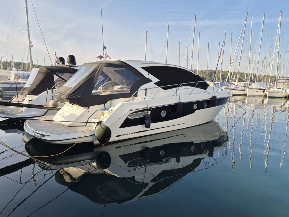 BoatPhoto.coverAlt