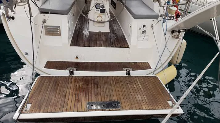 2011 Bavaria BAVARIA 32 CRUISER for sale in Greece, photo 2 of 2