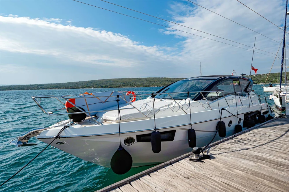 BoatPhoto.coverAlt