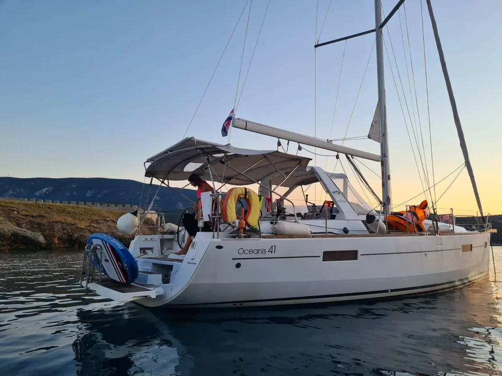 BoatPhoto.coverAlt