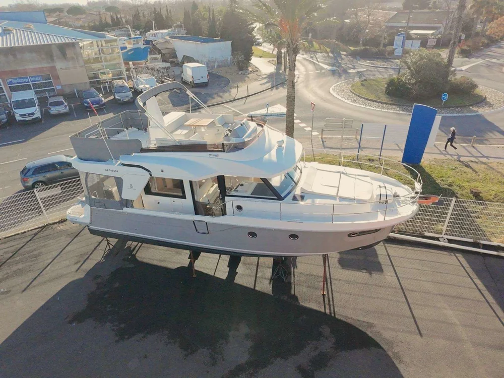 BoatPhoto.coverAlt