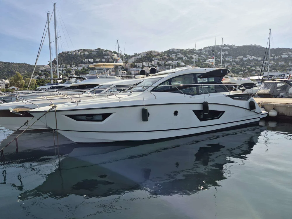 BoatPhoto.coverAlt