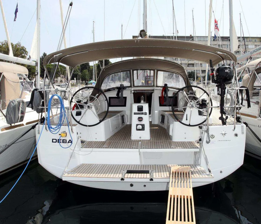 BoatPhoto.coverAlt