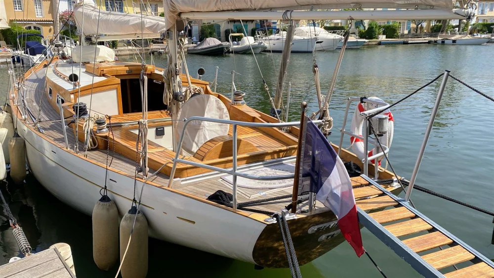 BoatPhoto.coverAlt