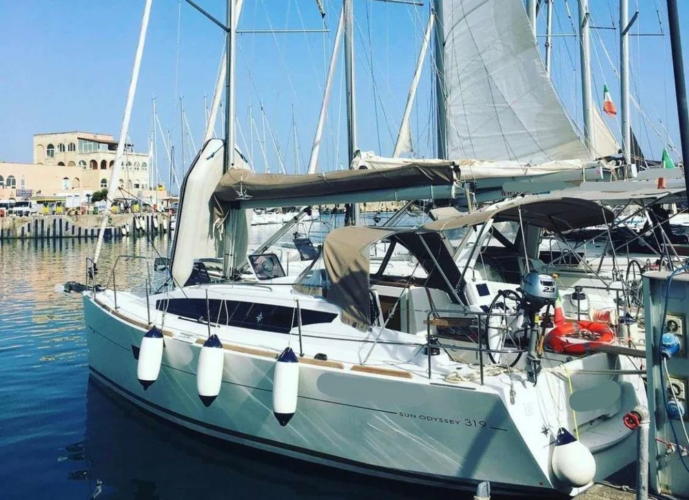 BoatPhoto.coverAlt