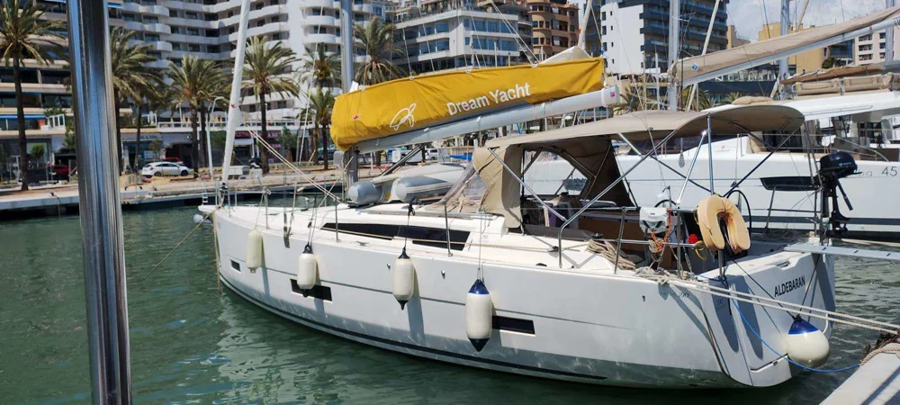 BoatPhoto.coverAlt