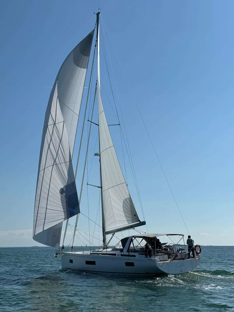 BoatPhoto.coverAlt