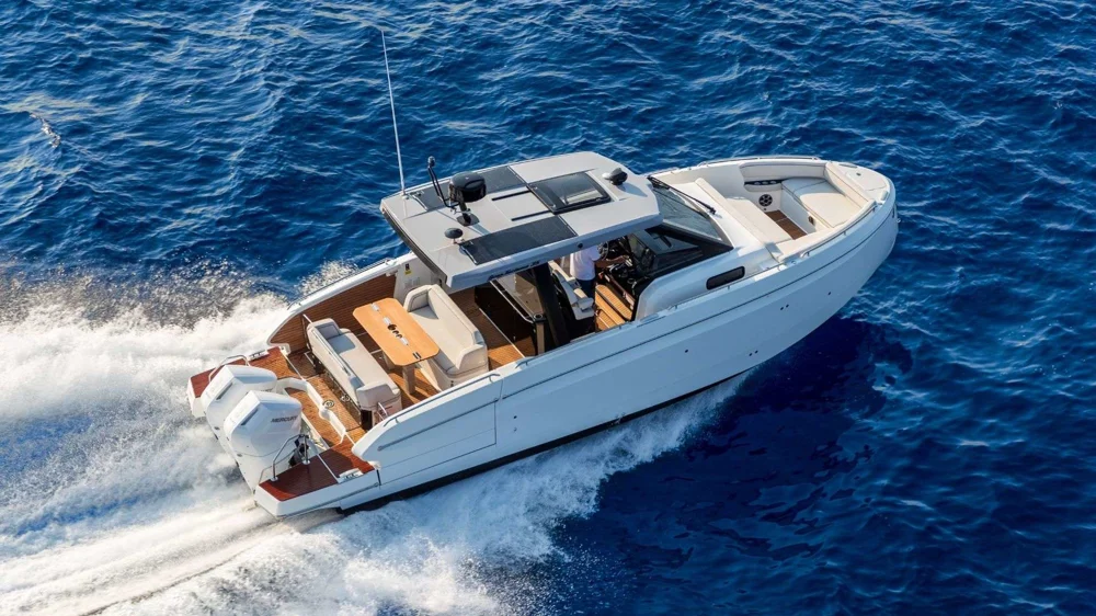 BoatPhoto.coverAlt