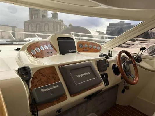 2002 SEALINE SEALINE F37 for sale in Dublin, Ireland, photo 2 of 4
