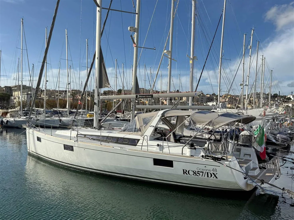BoatPhoto.coverAlt