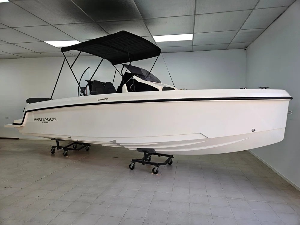 BoatPhoto.coverAlt