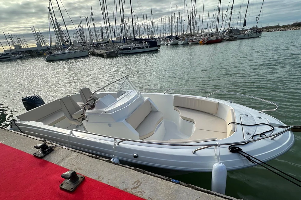 BoatPhoto.coverAlt