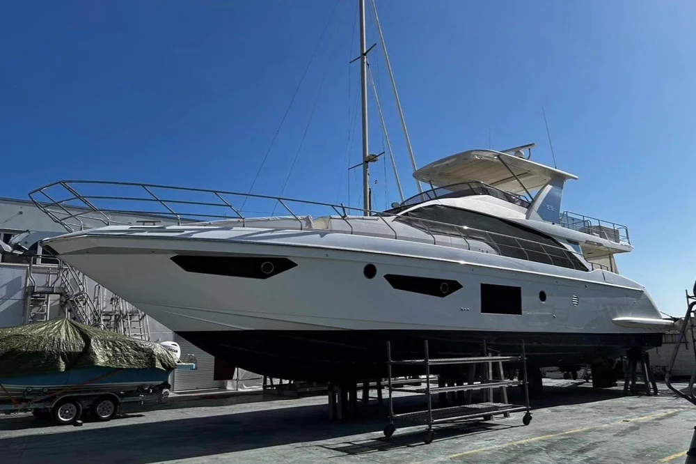 BoatPhoto.coverAlt