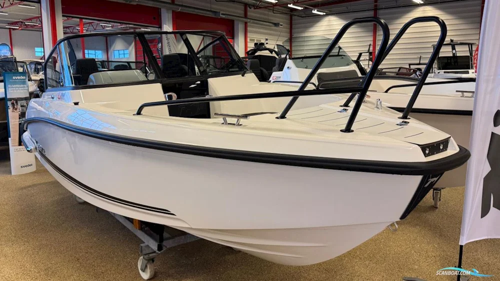 BoatPhoto.coverAlt