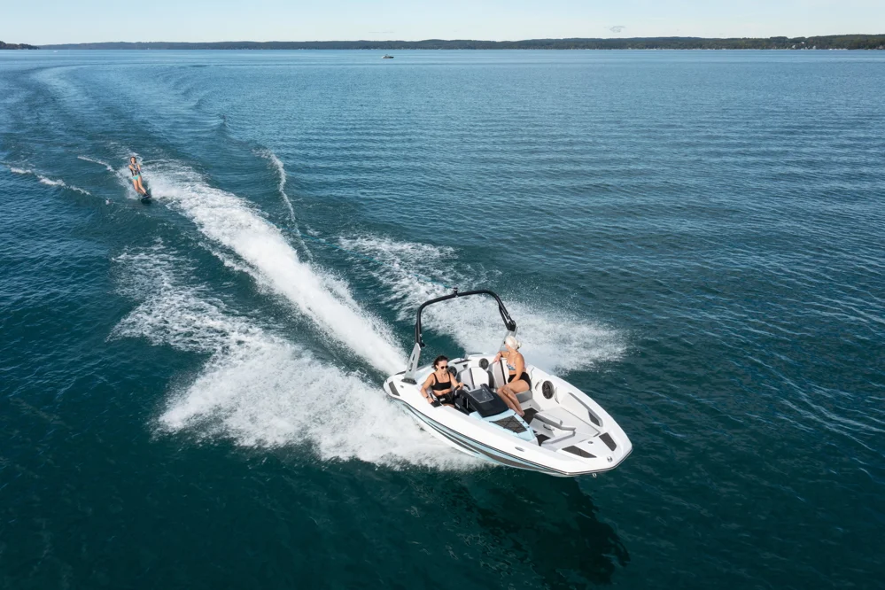 BoatPhoto.coverAlt