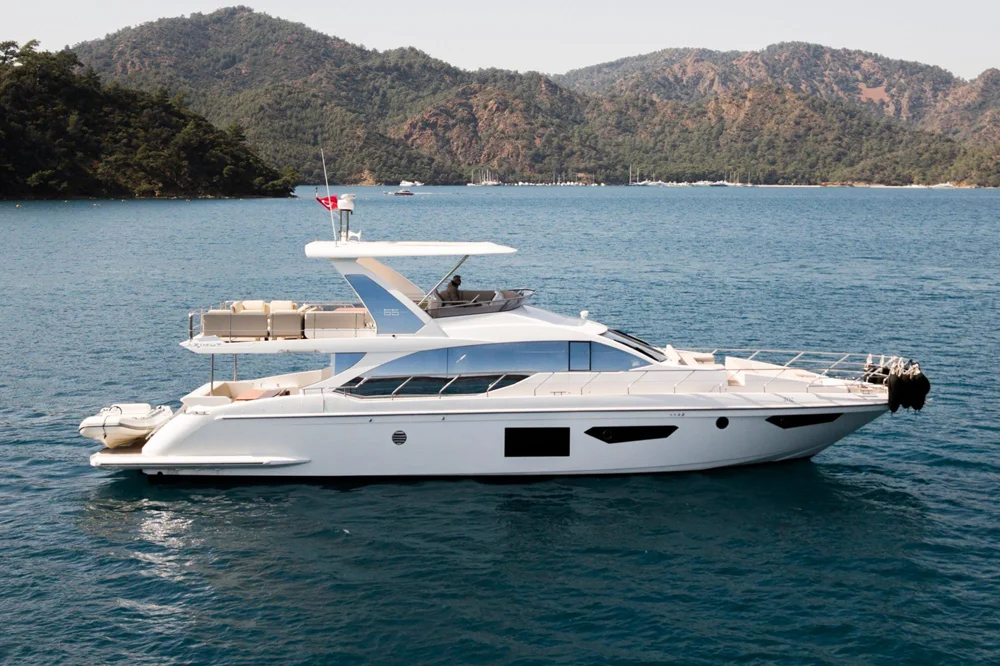 BoatPhoto.coverAlt