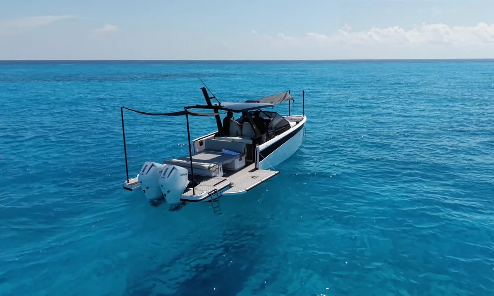 BoatPhoto.coverAlt