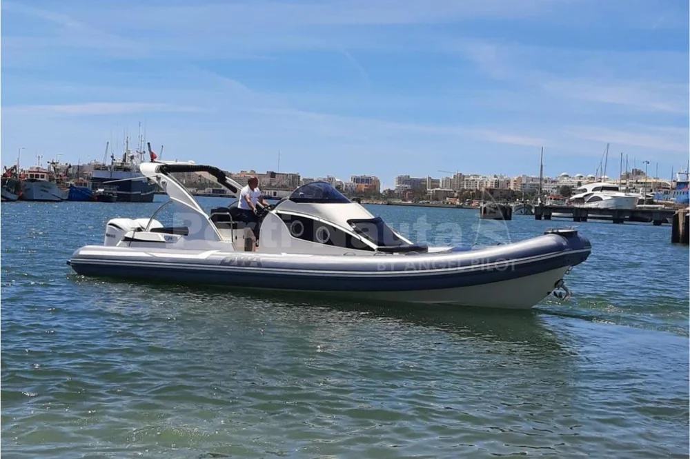 BoatPhoto.coverAlt