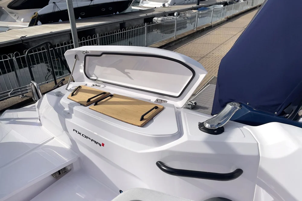 BoatPhoto.alt