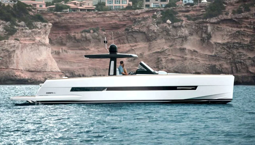 BoatPhoto.coverAlt