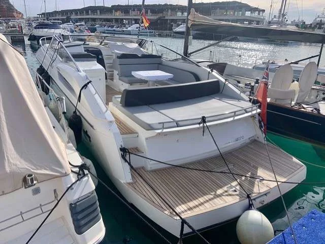 BoatPhoto.coverAlt