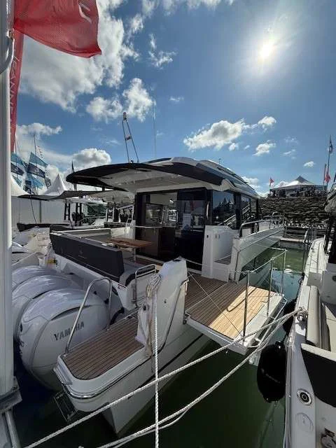 BoatPhoto.coverAlt