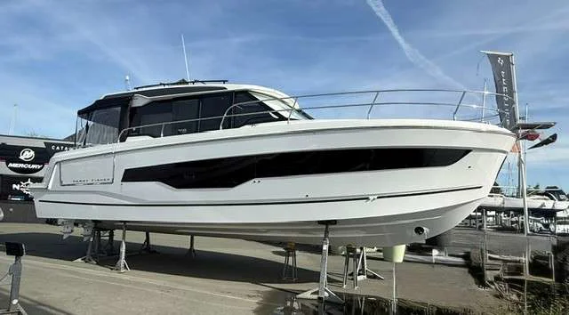 2026 Jeanneau MERRY FISHER 1295 COUPE for sale in La Rochelle, France, photo 2 of 5