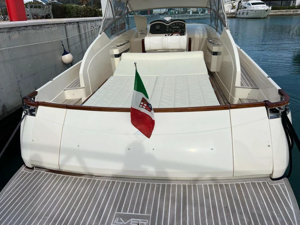 BoatPhoto.coverAlt