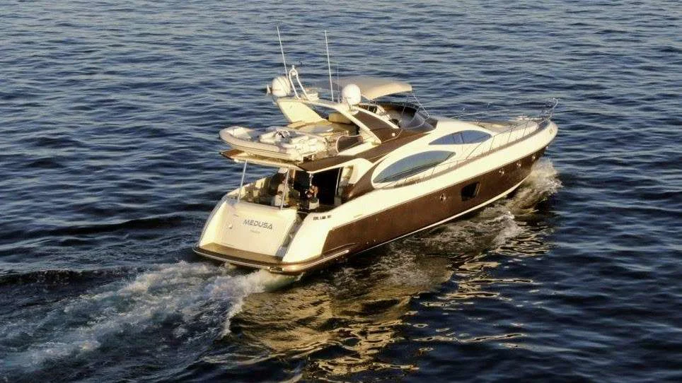 BoatPhoto.coverAlt