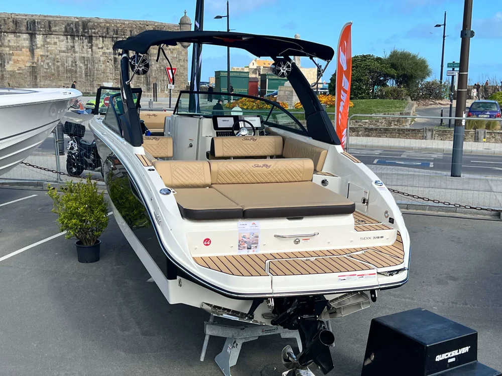 BoatPhoto.coverAlt